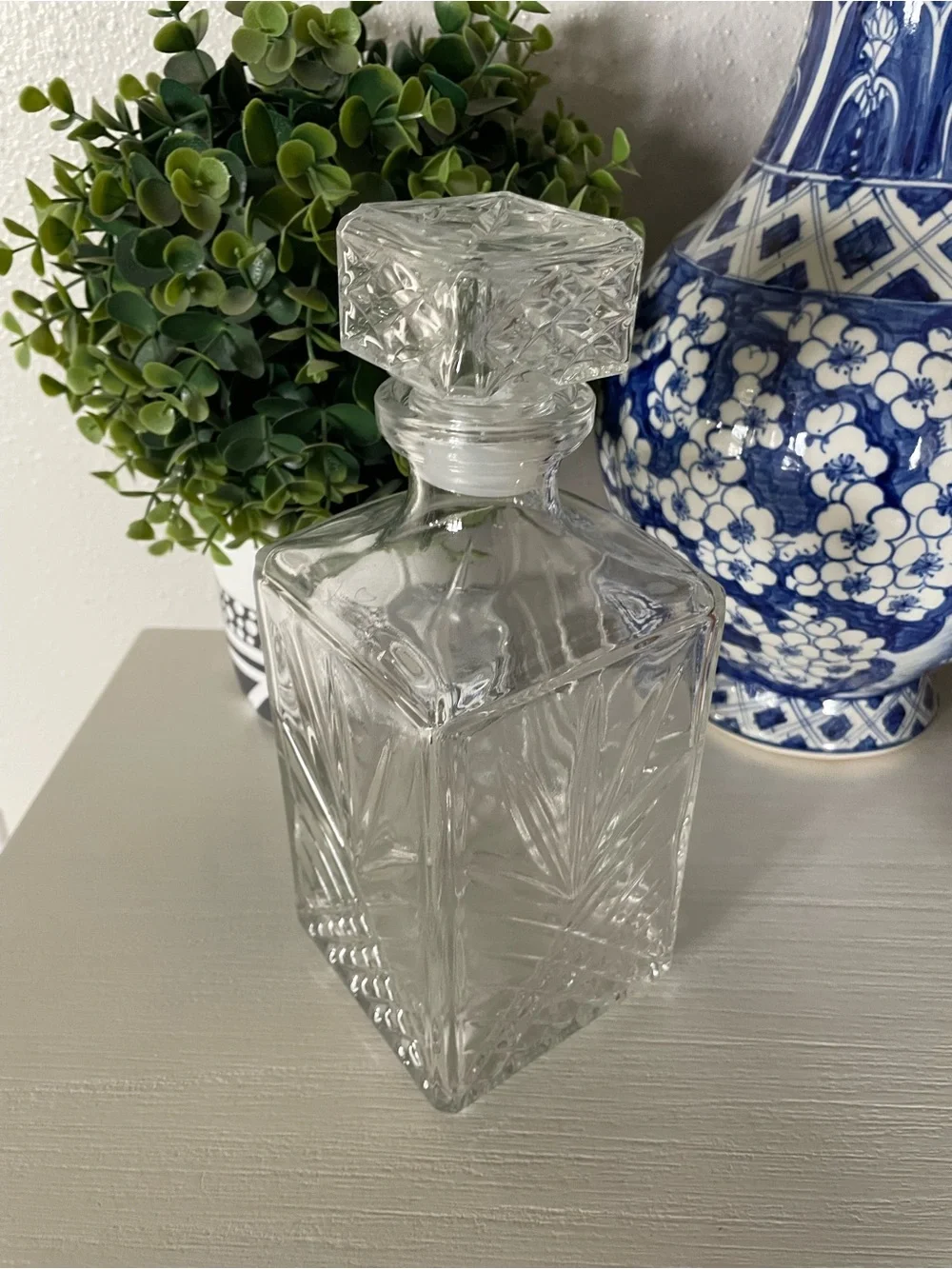 Bormioli Rocco Selecta 33.75 oz. Glass Italy Whiskey Decanter With Stopper